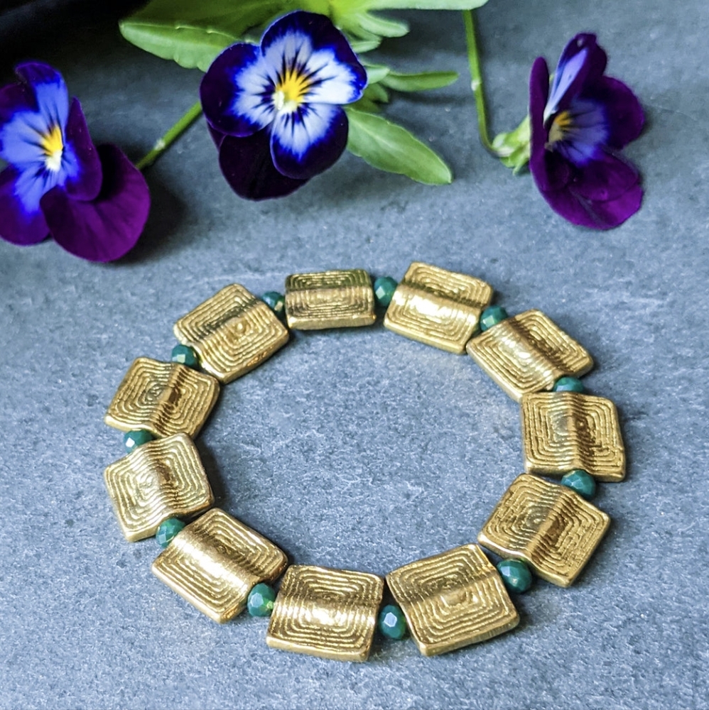 NWT Baizaar Etched Square Brass Beaded Bracelet, Green